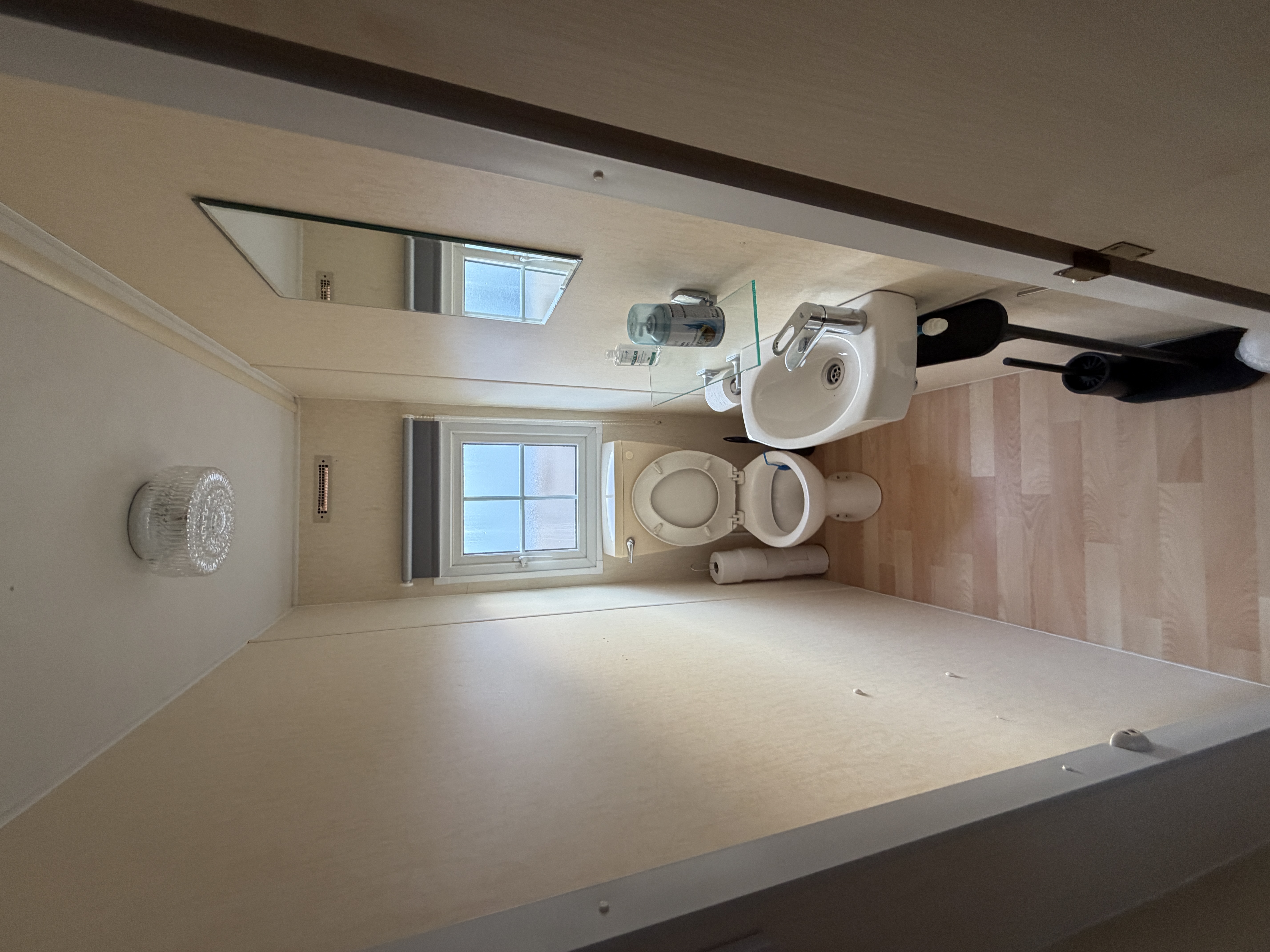 Rodeo Caravan - Instapklare en goed onderhouden sta-caravan 2 slaapkamers